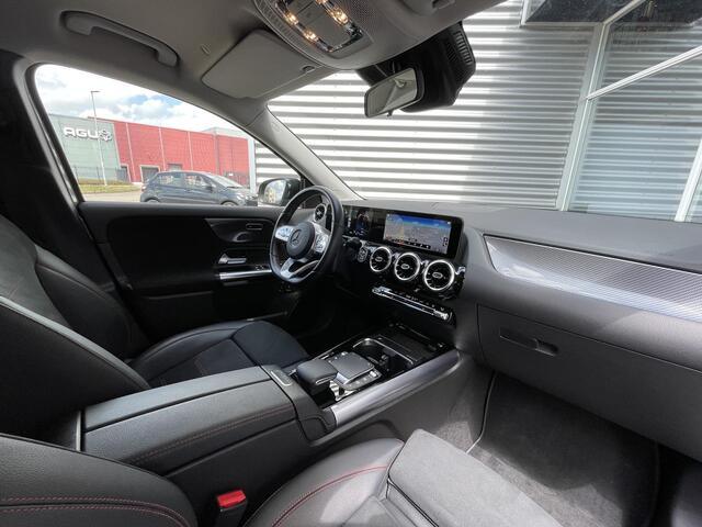 Mercedes-Benz GLA-KLASSE 250 e | AMG Line | Nightpakket | Night pakket | Parkeersensoren | Widescreen | Stoelverwarming voor | Easy Pack achterklep