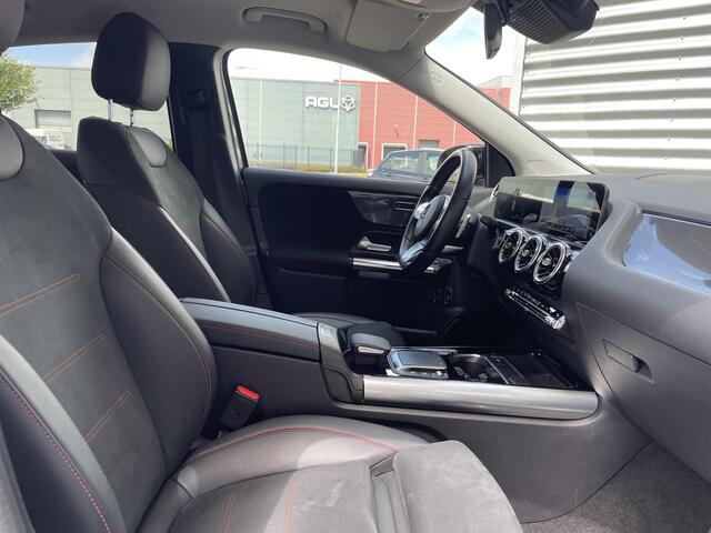 Mercedes-Benz GLA-KLASSE 250 e | AMG Line | Nightpakket | Night pakket | Parkeersensoren | Widescreen | Stoelverwarming voor | Easy Pack achterklep