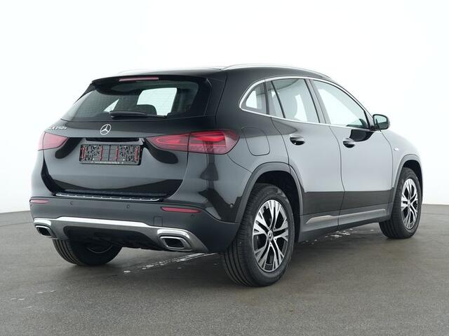 Mercedes-Benz GLA-KLASSE 250 e Plug-In Hybride Panorama Schuif-Kanteldak | Distronic | Sound system | Parkeerpakket met achteruitrijcamera | Stuur en Stoelverwarming. Inclusief 24 maanden MB Certified garantie voor Europa.