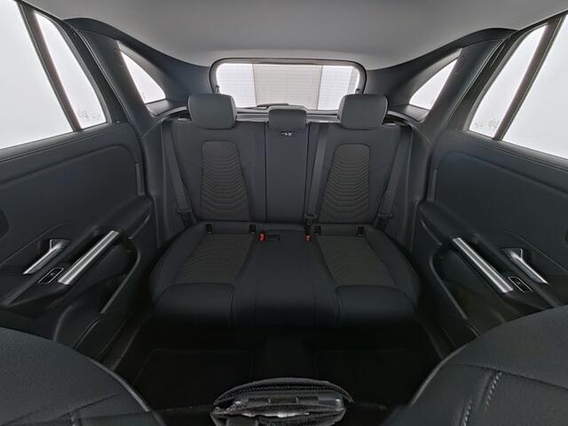 Mercedes-Benz GLA-KLASSE 250 e Plug-In Hybride Panorama Schuif-Kanteldak | Distronic | Sound system | Parkeerpakket met achteruitrijcamera | Stuur en Stoelverwarming. Inclusief 24 maanden MB Certified garantie voor Europa.