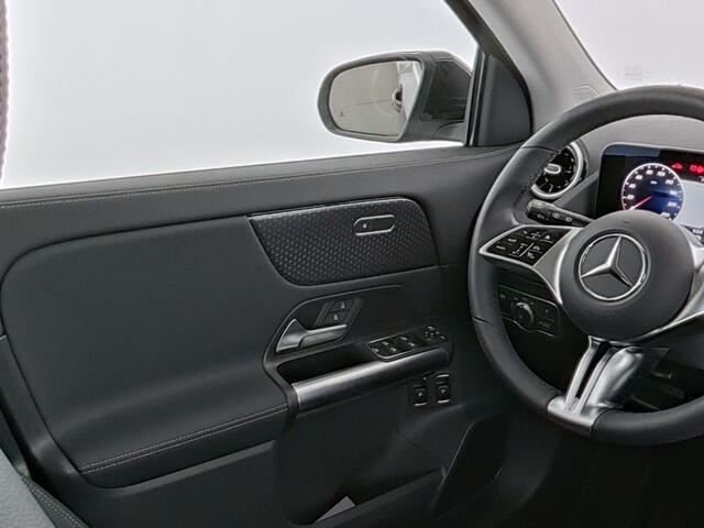Mercedes-Benz GLA-KLASSE 250 e Plug-In Hybride Panorama Schuif-Kanteldak | Distronic | Sound system | Parkeerpakket met achteruitrijcamera | Stuur en Stoelverwarming. Inclusief 24 maanden MB Certified garantie voor Europa.