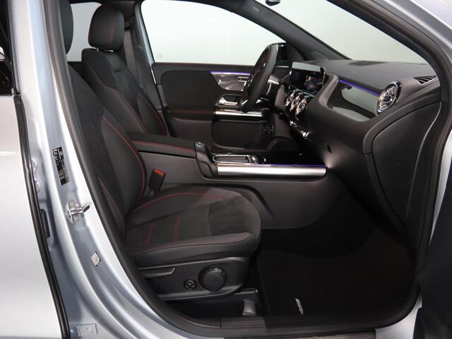 Mercedes-Benz GLA-KLASSE 250e Business Solution AMG | Night | Panoramadak | Parkeercamera | Stoelverwarming | Sfeerverlichting |
