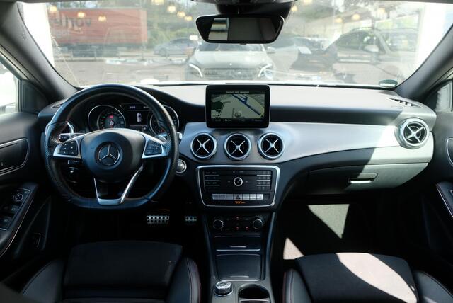Mercedes-Benz GLA-KLASSE 180 122pk 7G-DCT Business Solution AMG | AMG Styling | Navi | Cruise | Panoramdak | Stoelverwarming | PDC