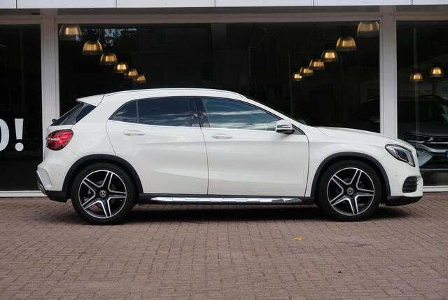 Mercedes-Benz GLA-KLASSE 180 122pk 7G-DCT Business Solution AMG | AMG Styling | Navi | Cruise | Panoramdak | Stoelverwarming | PDC