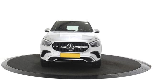 Mercedes-Benz GLA-KLASSE 250 e Business Line Zwarte hemelbekleding / Navigatie / Keyless start