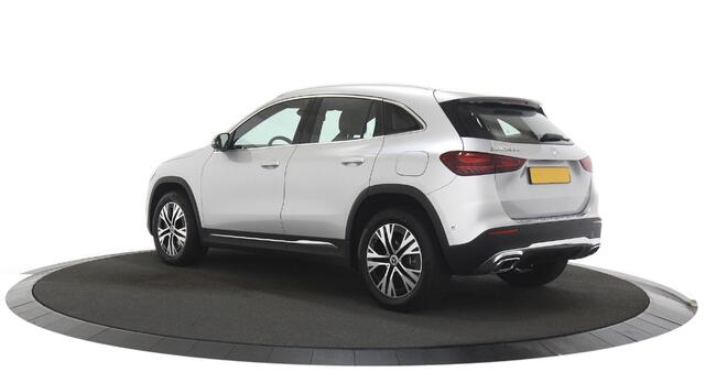 Mercedes-Benz GLA-KLASSE 250 e Business Line Zwarte hemelbekleding / Navigatie / Keyless start