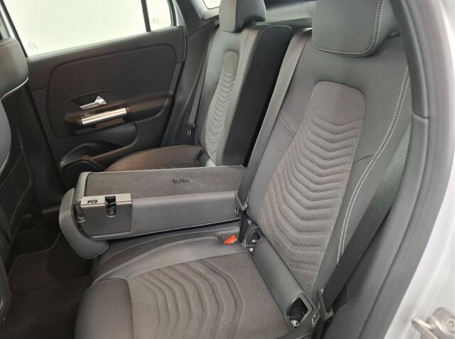 Mercedes-Benz GLA-KLASSE 250 e Business Line Zwarte hemelbekleding / Navigatie / Keyless start