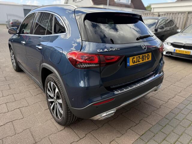 Mercedes-Benz GLA-KLASSE 250 e AMG Line
