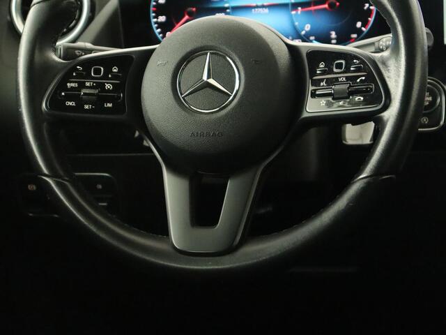Mercedes-Benz GLA-KLASSE 180 Business Solution | Trekhaak | Stoelverwarming | Camera | Full LED | Half leder | Park Assist | Navigatie