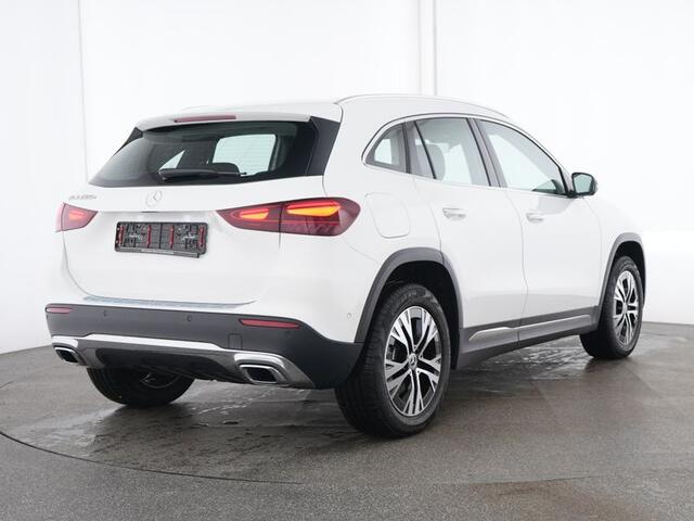 Mercedes-Benz GLA-KLASSE 250 e Plug-In Hybride Edition Progressive Line | Panorama Schuif-Kanteldak | MultiBeam Koplampen | Thermotronic Airco | Distronic. Inclusief 24 maanden MB Certified garantie voor Europa.