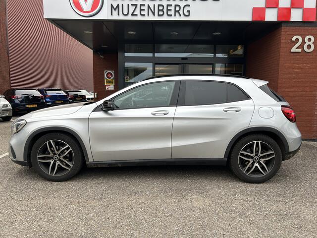 Mercedes-Benz GLA-KLASSE 180 Premium Night Pakket 51.000 KM!!! // FULL LED // NAVI // 360 CAMERA // ADAPTIV. CRUISE // PDC V+A // DAB // ELEK. KOFFERKLEP