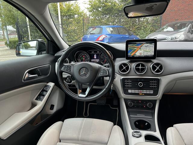 Mercedes-Benz GLA-KLASSE 180 Premium Night Pakket 51.000 KM!!! // FULL LED // NAVI // 360 CAMERA // ADAPTIV. CRUISE // PDC V+A // DAB // ELEK. KOFFERKLEP