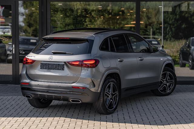 Mercedes-Benz GLA-KLASSE 250e Business Solution AMG | Panoramaschuifdak | Premium Plus | 360°-camera | Augmented Reality Navigation | Stoelverwarming | Head-up display | Dodehoekassistent |