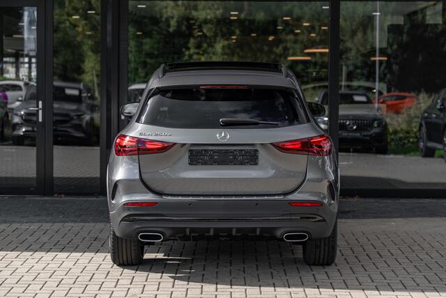 Mercedes-Benz GLA-KLASSE 250e Business Solution AMG | Panoramaschuifdak | Premium Plus | 360°-camera | Augmented Reality Navigation | Stoelverwarming | Head-up display | Dodehoekassistent |