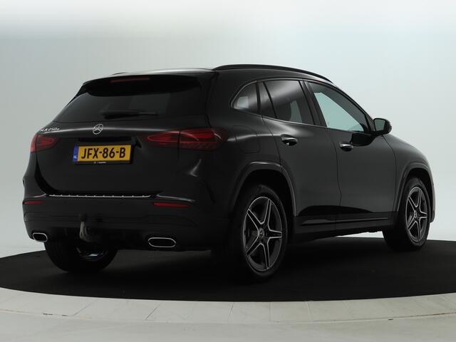 Mercedes-Benz GLA-KLASSE 250 e AMG Plug-In Hybride AMG Line | Night Pakket | Trekhaak | Dodehoek Assist | Sfeerverlichting. Inclusief 24 maanden MB Certified garantie voor Europa.