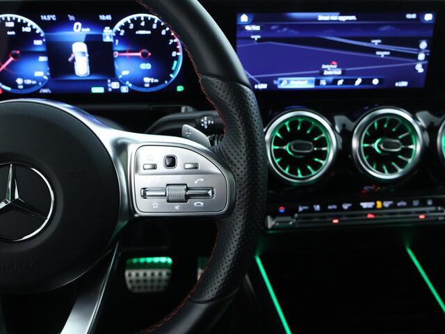 Mercedes-Benz GLA-KLASSE 250 e AMG Plug-In Hybride AMG Line | Night Pakket | Panorama Schuif-Kanteldak | Trekhaak | Sfeerverlichting. Inclusief 24 maanden MB Certified garantie voor Europa.