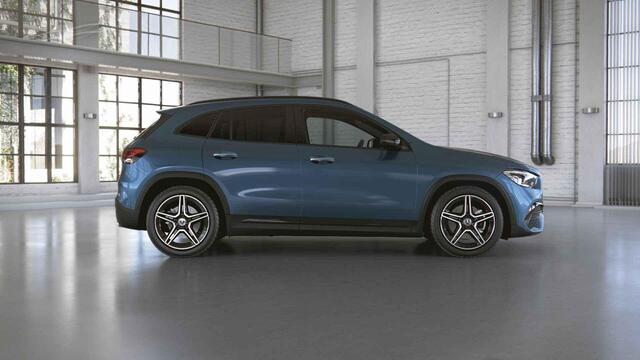 Mercedes-Benz GLA-KLASSE 250 e AMG Line | Night | Panoramadak | Stoelverwarming | Keyless | 19" lichtmetalen velgen | Achteruitrijcamera |