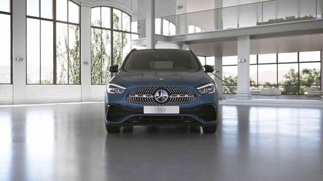 Mercedes-Benz GLA-KLASSE 250 e AMG Line | Night | Panoramadak | Stoelverwarming | Keyless | 19" lichtmetalen velgen | Achteruitrijcamera |