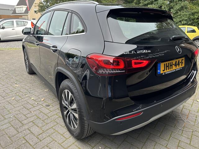 Mercedes-Benz GLA-KLASSE 250 e AMG Line