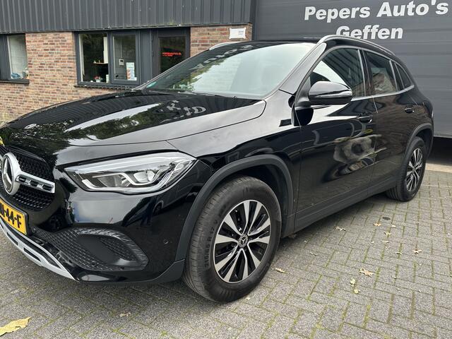 Mercedes-Benz GLA-KLASSE 250 e AMG Line