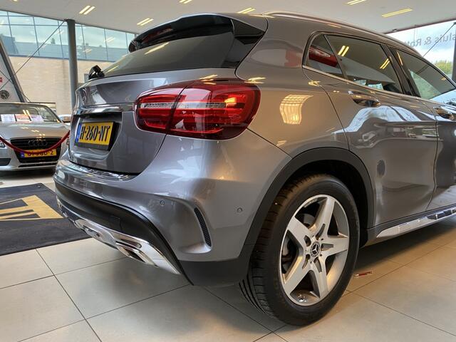 Mercedes-Benz GLA-KLASSE 200 Premium Plus,AMG Pakket,Automaat,Panoramadak,Navigatie,Rondomzichtcamera,Spraakbediening,Keyless,Climate&Cruisecontrol,Leder Alcantara Bekleding&Stoelverwarming,18 Inch Lmv