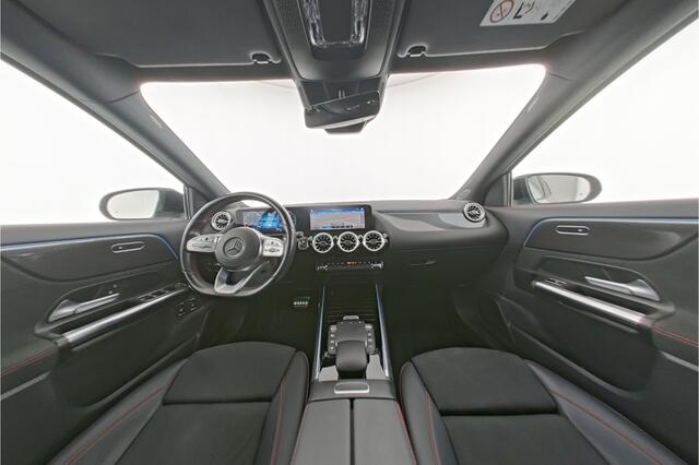 Mercedes-Benz GLA-KLASSE 250 e AMG Plug-In Hybride AMG Line | NIght Pakket | Distronic | Keyless-Go | Ledkoplampen | Easy Pack Achterklep, Inclusief 24 maanden Mercedes-Benz Certified garantie voor Europa.