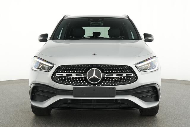 Mercedes-Benz GLA-KLASSE 250 e AMG Plug-In Hybride AMG Line | NIght Pakket | Distronic | Keyless-Go | Ledkoplampen | Easy Pack Achterklep, Inclusief 24 maanden Mercedes-Benz Certified garantie voor Europa.