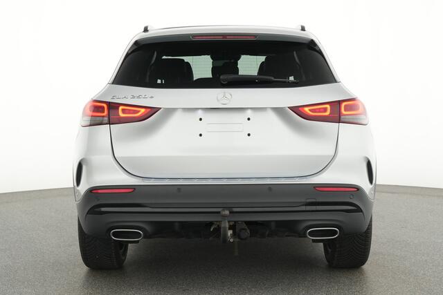 Mercedes-Benz GLA-KLASSE 250 e AMG Plug-In Hybride AMG Line | NIght Pakket | Distronic | Keyless-Go | Ledkoplampen | Easy Pack Achterklep, Inclusief 24 maanden Mercedes-Benz Certified garantie voor Europa.