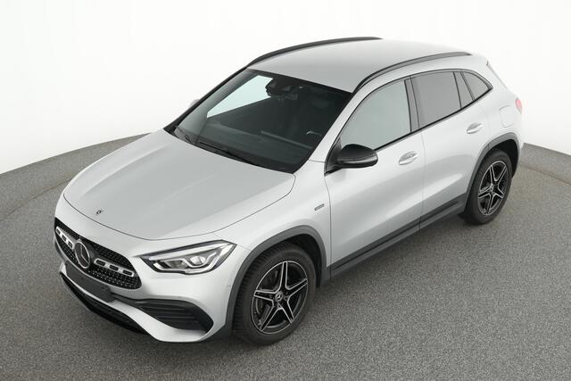 Mercedes-Benz GLA-KLASSE 250 e AMG Plug-In Hybride AMG Line | NIght Pakket | Distronic | Keyless-Go | Ledkoplampen | Easy Pack Achterklep, Inclusief 24 maanden Mercedes-Benz Certified garantie voor Europa.
