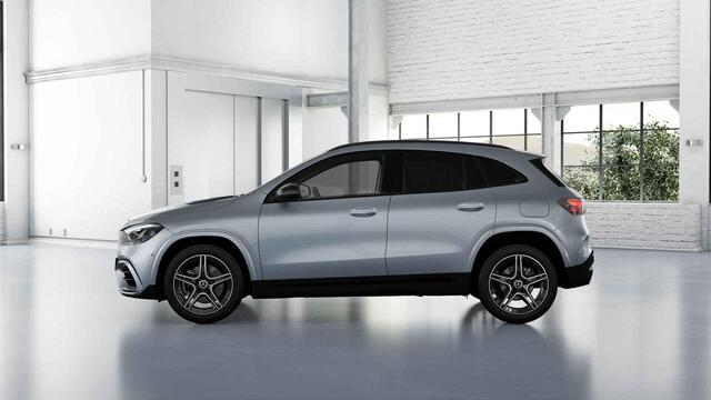 Mercedes-Benz GLA-KLASSE 180 Business Solution AMG | Panoramaschuifdak | Trekhaak | Nightpakket | Achteruitrijcamera | Stoelverwarming voor |