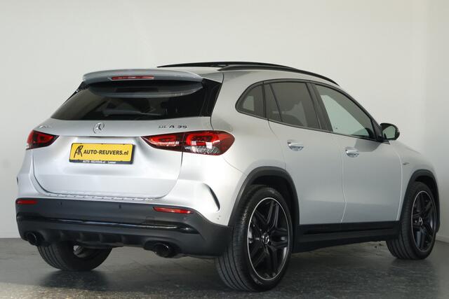 Mercedes-Benz GLA-KLASSE AMG 35 4MATIC / Pano / Navi / Adaptive cruise / Memory / Burmester