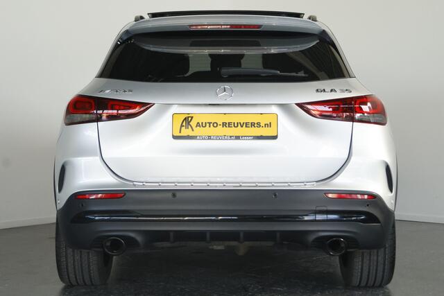 Mercedes-Benz GLA-KLASSE AMG 35 4MATIC / Pano / Navi / Adaptive cruise / Memory / Burmester