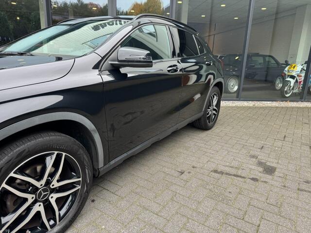 Mercedes-Benz GLA-KLASSE 180 Sport Night Edition ,Xenon,Nav,Clima,Stoelverw,Standkachel,Camera