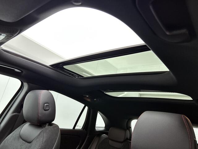 Mercedes-Benz GLA-KLASSE 180 Business Solution AMG | Trekhaak | Advanced Sound System | Multibeam LED | Panoramaschuifdak | Smartphone integratie | EASY PACK achterklep | Keyless-Go comfortpakket |