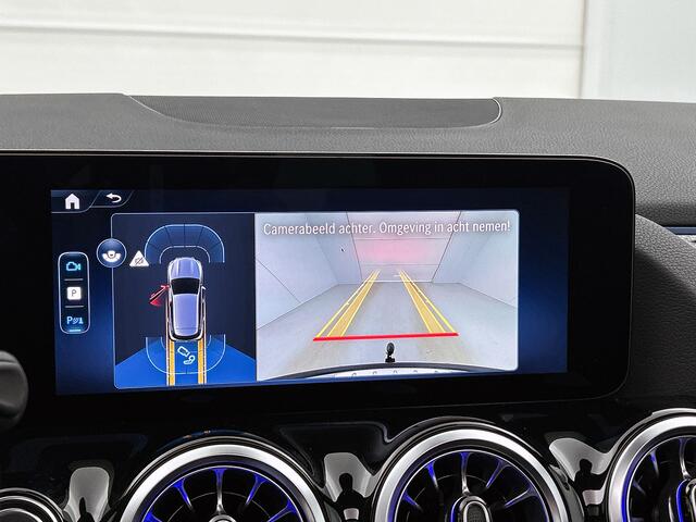 Mercedes-Benz GLA-KLASSE 180 Business Solution AMG | Trekhaak | Advanced Sound System | Multibeam LED | Panoramaschuifdak | Smartphone integratie | EASY PACK achterklep | Keyless-Go comfortpakket |