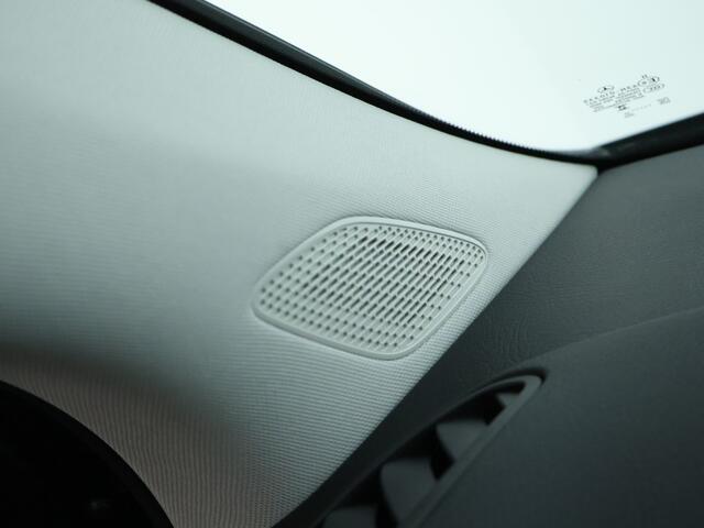 Mercedes-Benz GLA-KLASSE 250 e Plug-In Hybride | Panoramadak | Distronic | Sound system | Parkeerpakket met achteruitrijcamera | Stuur en Stoelverwarming. Inclusief 24 maanden MB Certified garantie voor Europa.