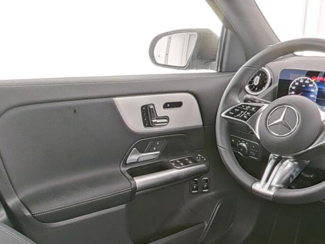 Mercedes-Benz GLA-KLASSE 250 e Plug-In Hybride Trekhaak | AC en DC Laden | Dodehoek Assist | 360° camera | Ledkoplampen | Stuur en SToelverwarming. Inclusief 24 maanden Mercedes-Benz Certified garantie voor Europa.