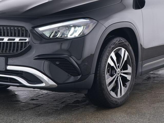 Mercedes-Benz GLA-KLASSE 250 e Plug-In Hybride Trekhaak | AC en DC Laden | Dodehoek Assist | 360° camera | Ledkoplampen | Stuur en SToelverwarming. Inclusief 24 maanden Mercedes-Benz Certified garantie voor Europa.