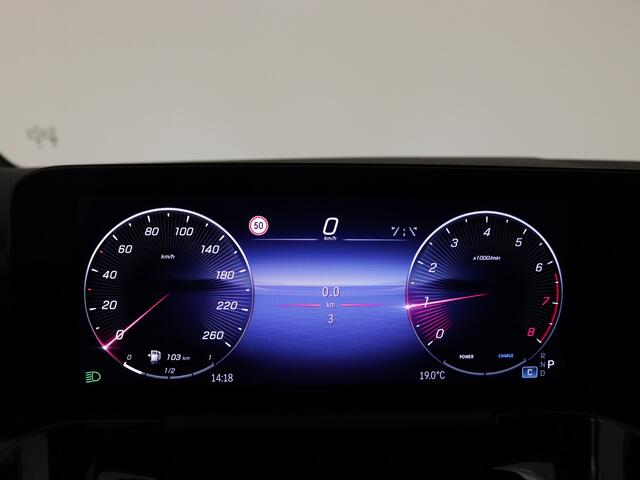 Mercedes-Benz GLA-KLASSE 180 AMG Line | Nightpakket | Parkeerpakket met achteruitrijcamera | Keyless-Go comfortpakket | USB-pakket plus | Dodehoekassistent | GUARD 360 ° Vehicle protection Plus |