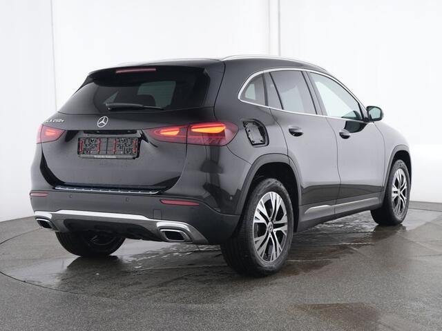 Mercedes-Benz GLA-KLASSE 250 e Plug-In Hybride Ledkoplampen | Achteruitrijcamers | 11kW Laden | Easy-Pack Achterklep. Inclusief 24 maanden MB Certified garantie voor Europa.
