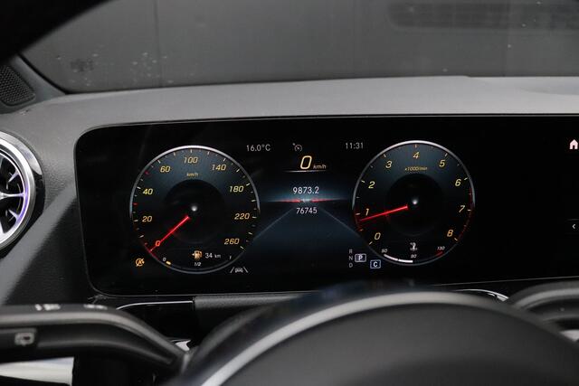 Mercedes-Benz GLA-KLASSE 180 AMG Line | PANO | CAMERA | NAVI | CRUISE | LMV |