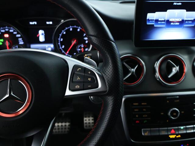 Mercedes-Benz GLA-KLASSE 180 Business Solution AMG | Achteruitrijcamera | Navigatie | Stoelverwarming | Klimaatregeling | Inclusief 24 maanden MB Certified garantie voor Europa.