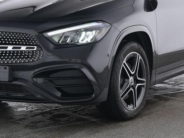 Mercedes-Benz GLA-KLASSE 250 e AMG Plug-In Hybride Trekhaak | AMG Line | Night Pakket | Dodehoek Assist | 11 kW Laden | Stuur en Stoelverwarming. Inclusief 24 maanden MB Certified garantie voor Europa.