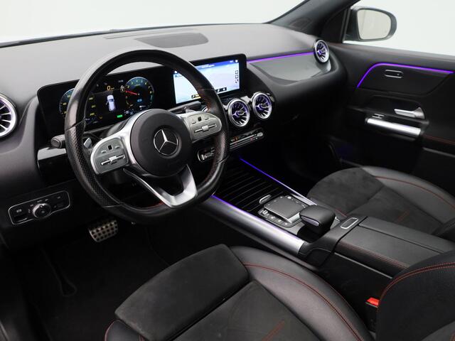 Mercedes-Benz GLA-KLASSE 250 e AMG Line | PANO | 360° | SFEERVERLICHTING | STOELVERWARMING