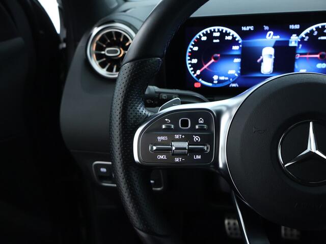 Mercedes-Benz GLA-KLASSE 250 e AMG Plug-In Hybride AMG Line | Night Pakket | 19 Inch AMG Velgen | Memory voorstoelen | Sfeerverlichting. Inclusief 24 maanden MB Certified garantie voor Europa.