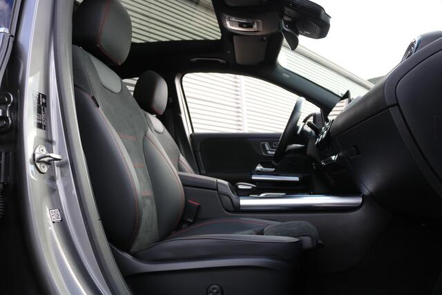 Mercedes-Benz GLA-KLASSE 250 e AMG Line (Panoramadak Sportleder/Memory Carplay Distronic 360Camera Multibeam Keyless PrivacyGlass Pdc V+A)