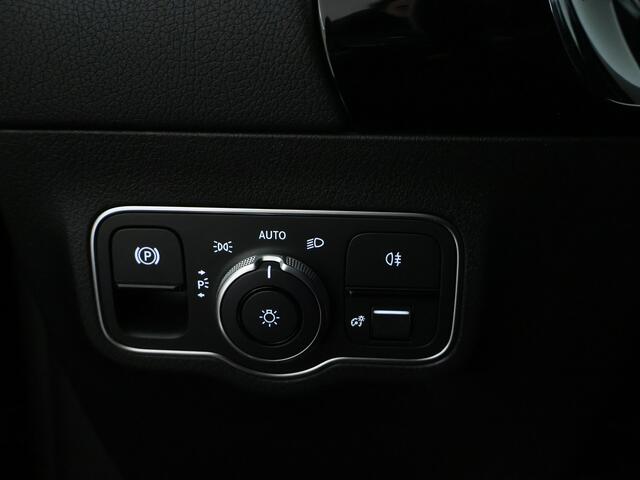 Mercedes-Benz GLA-KLASSE 250 e Plug-In Hybride Trekhaak | Night Pakket |Stoelverwarming voor | Distronic | Achteruitrijcamera | Keyless go | Dodehoek Assist.. Inclusief 24 maanden MB Certified garantie voor Europa.