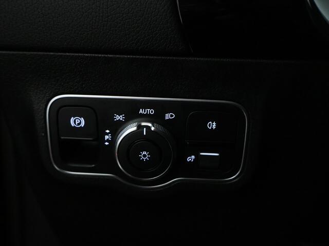 Mercedes-Benz GLA-KLASSE 250 e Plug-In Hybride Luxury | Trekhaak | Sfeerverlichting | Dode Hoek Ass | Stoelverwarming | LED | Inclusief 24 maanden Mercedes-Benz Certified garantie voor Europa.
