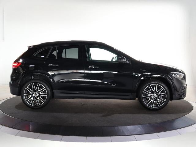 Mercedes-Benz GLA-KLASSE 250e Business Solution AMG | AMG Line plus | Panoramaschuifdak | 20" AMG-velgen | Head-Up | Parkeerpakket | Nightpakket |