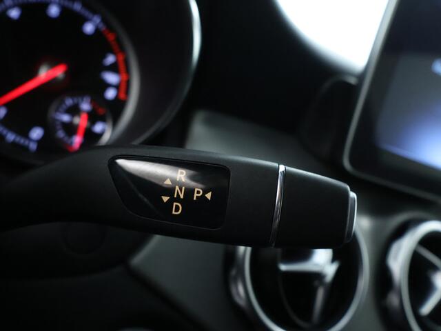 Mercedes-Benz GLA-KLASSE 180 Business Solution AMG | Cruise Control | AMG Line | Stoelverwarming